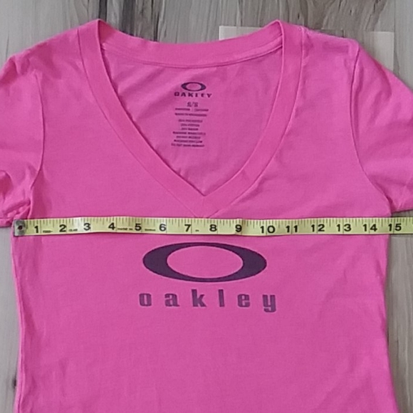 Oakley O-Logo V-Neck Pink Tee - Picture 4 of 6